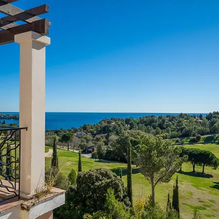 Апартаменты L'esquinade - J4 332 By Interhome