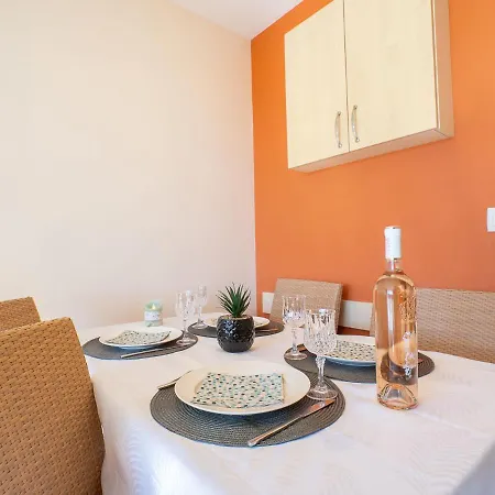 L'esquinade - J4 332 By Interhome * Сен-Рафаэль