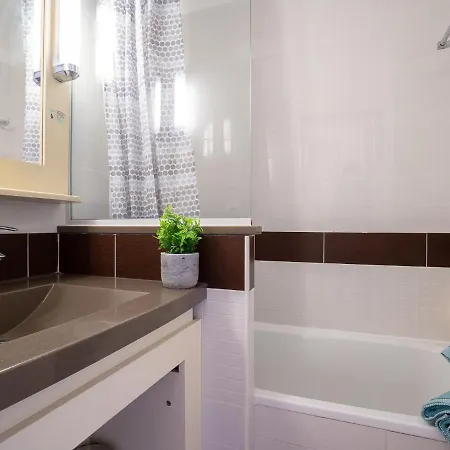 L'esquinade - J4 332 By Interhome *